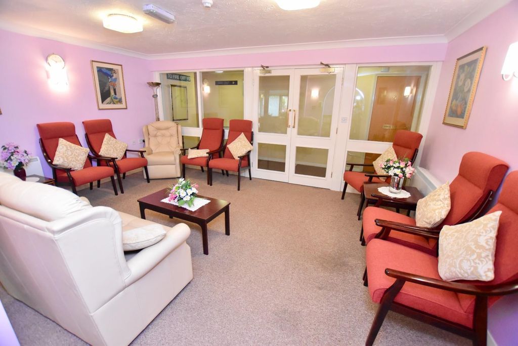 Property photo 3 of 16 Communal Lounge