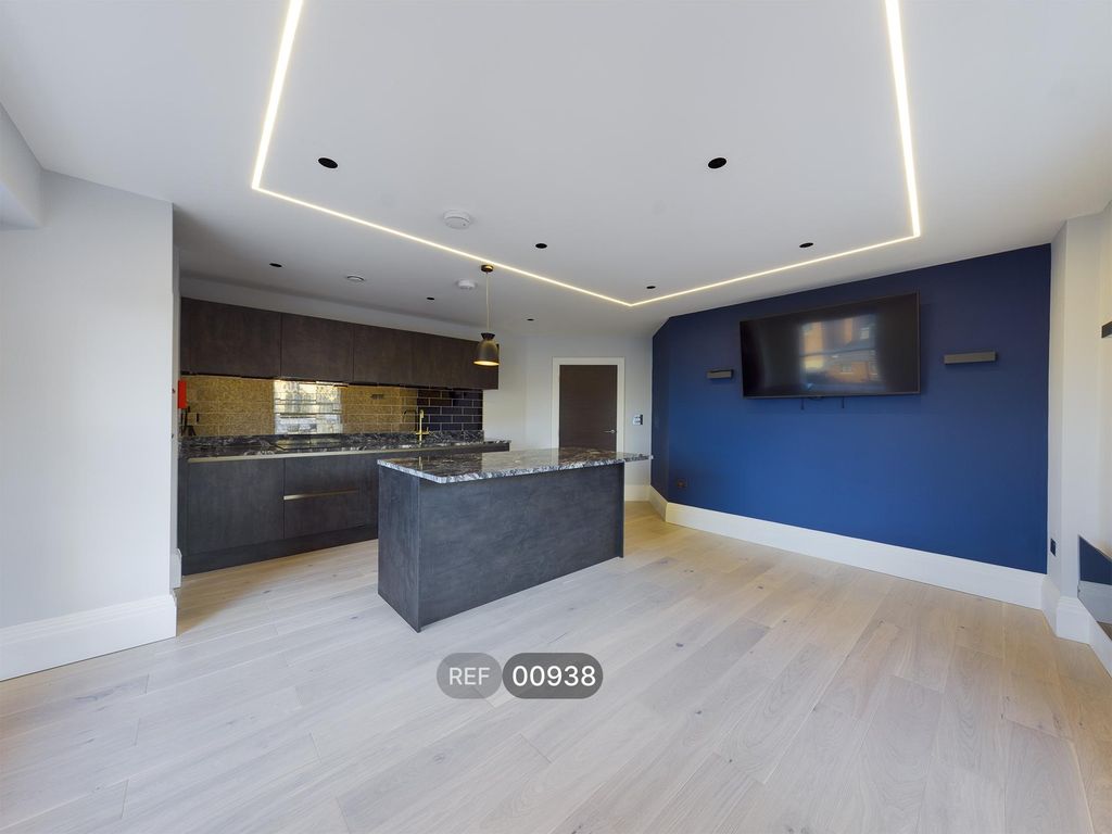 Property photo 1 of 6 Kitchen/Living Area