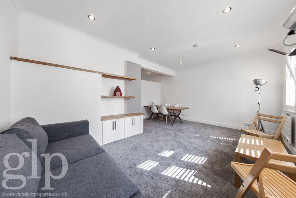 Property photo 3 of 12 2373535