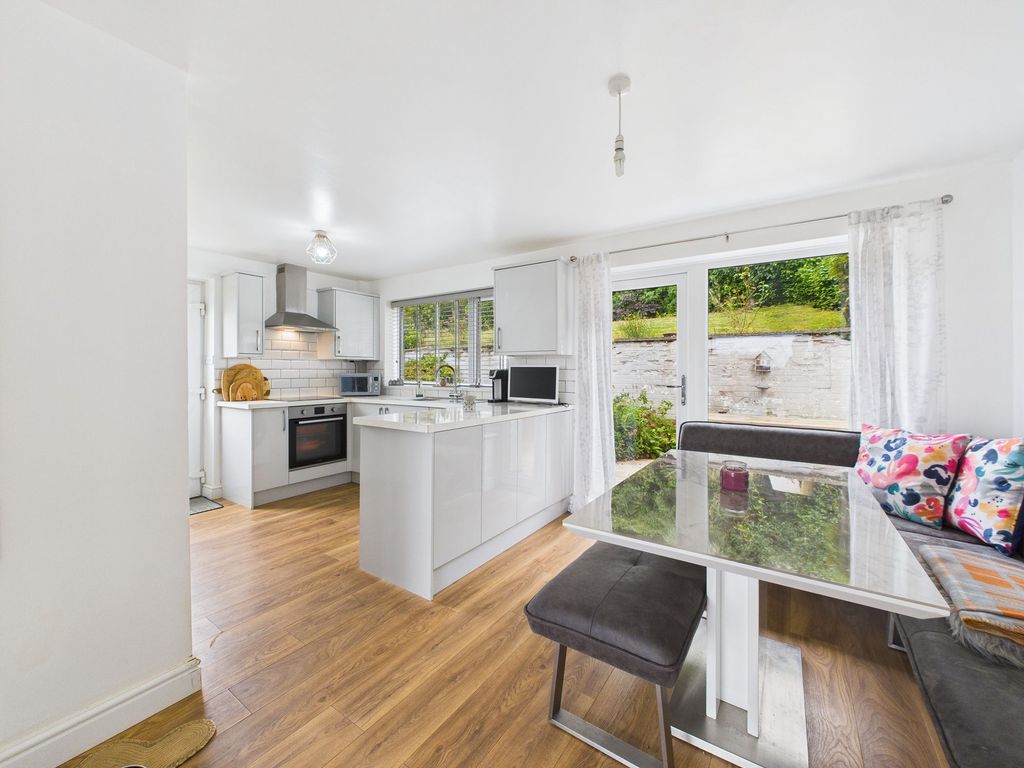 Property photo 2 of 19 Dining Kitchen
