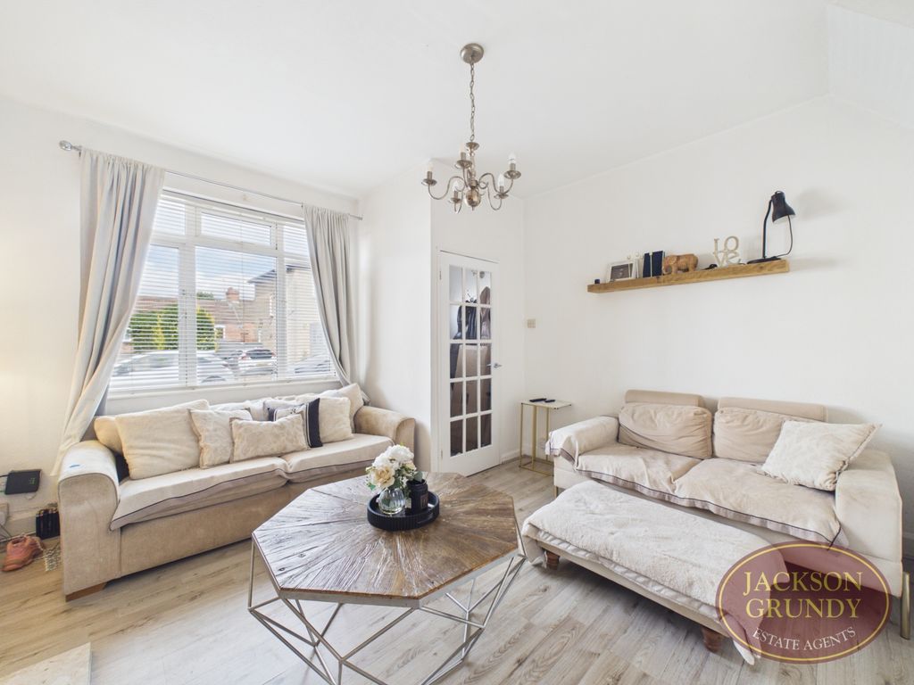 Property photo 3 of 9 Naseby Street
