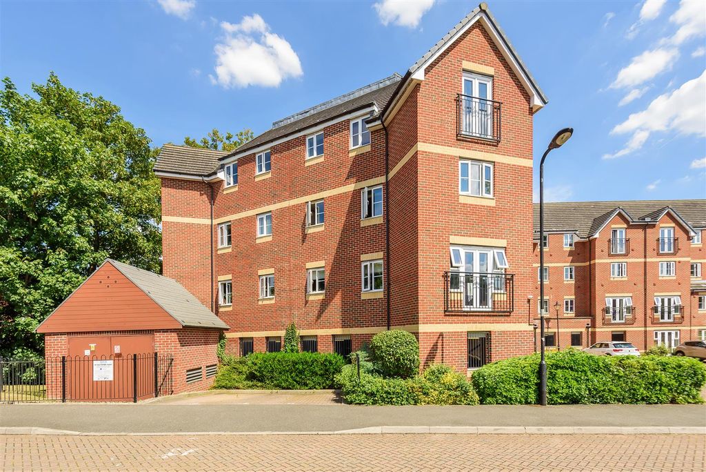 Property photo 1 of 8 Front