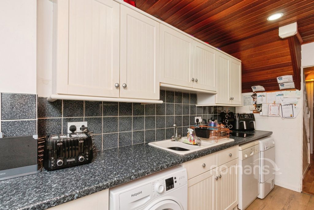 Property photo 3 of 12 Pbox-Img.Jpg