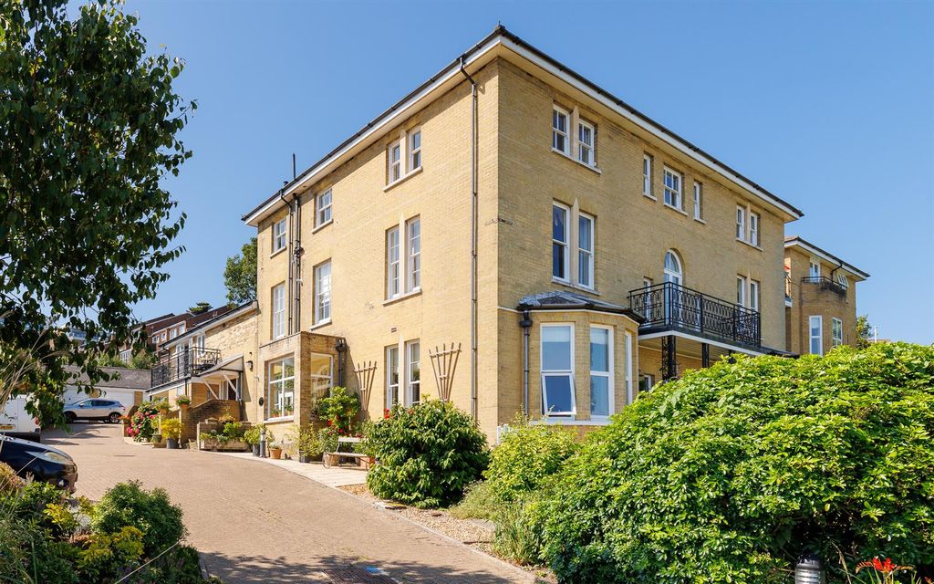 Additional image 18 of 2 bed flat for saleCowes, Isle Of Wight PO31