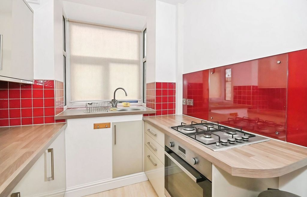 Property photo 2 of 10