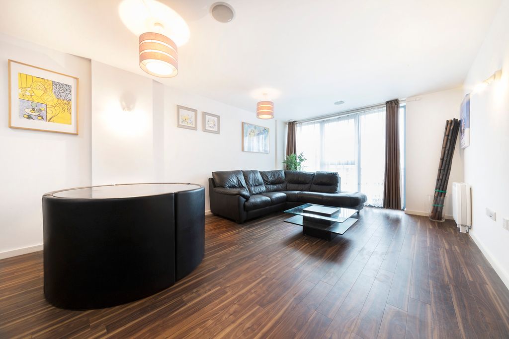 Property photo 3 of 11 Photo 2