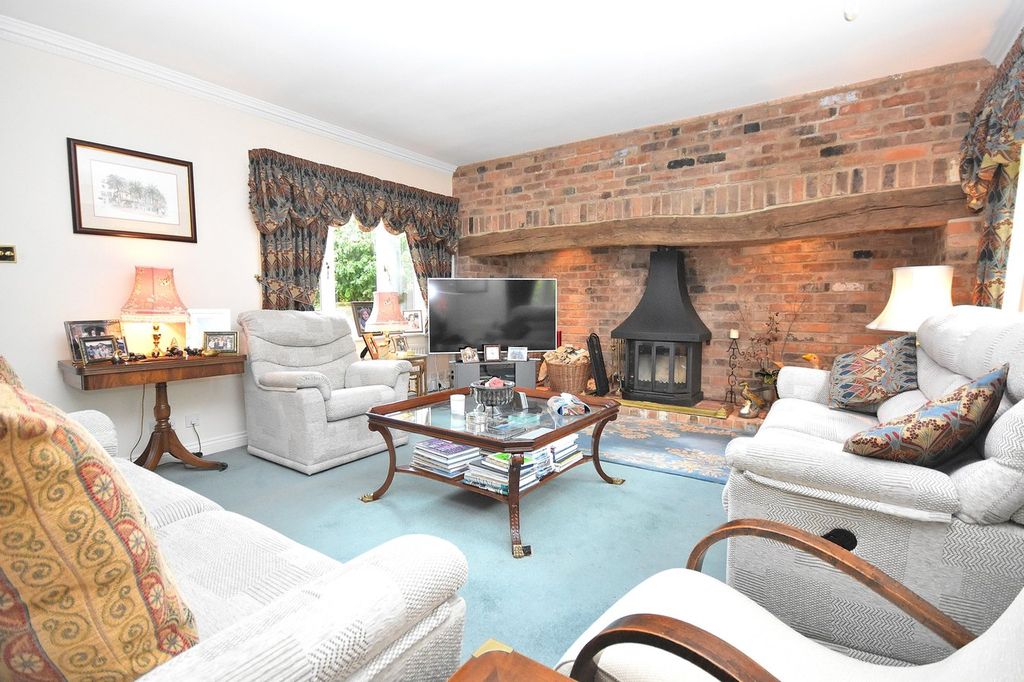 Property photo 2 of 35