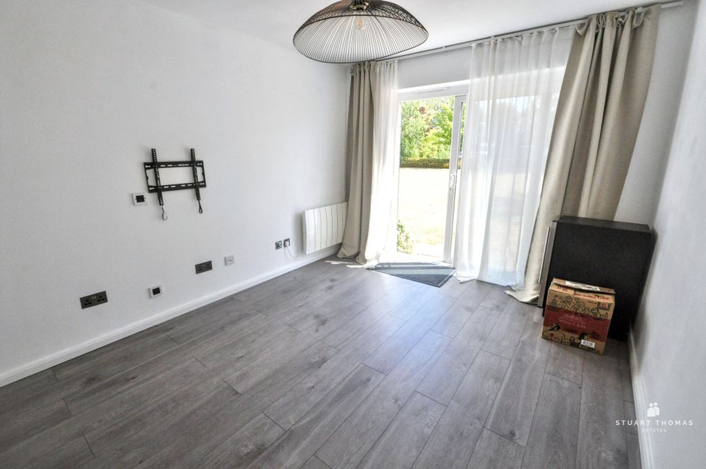 Property photo 3 of 9