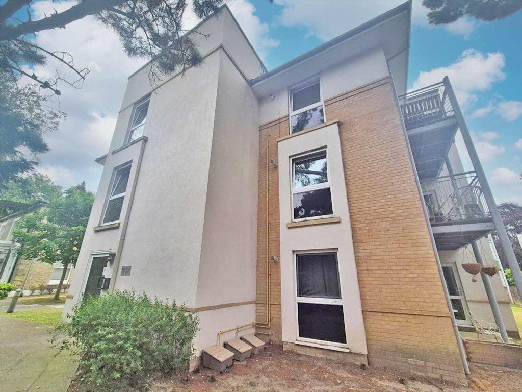 Property photo 1 of 5