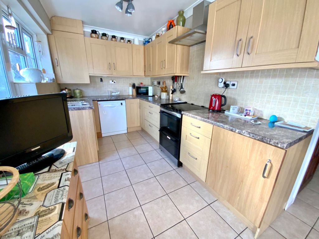 Property photo 3 of 29 2762228