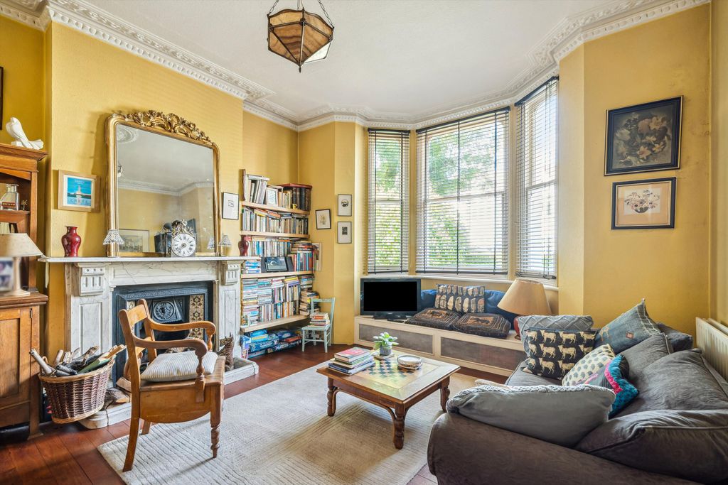 Property photo 3 of 12 Image