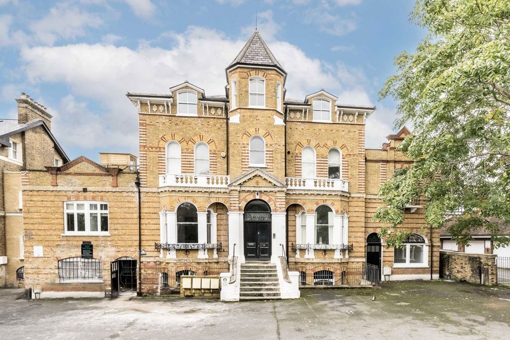 Property photo 1 of 6