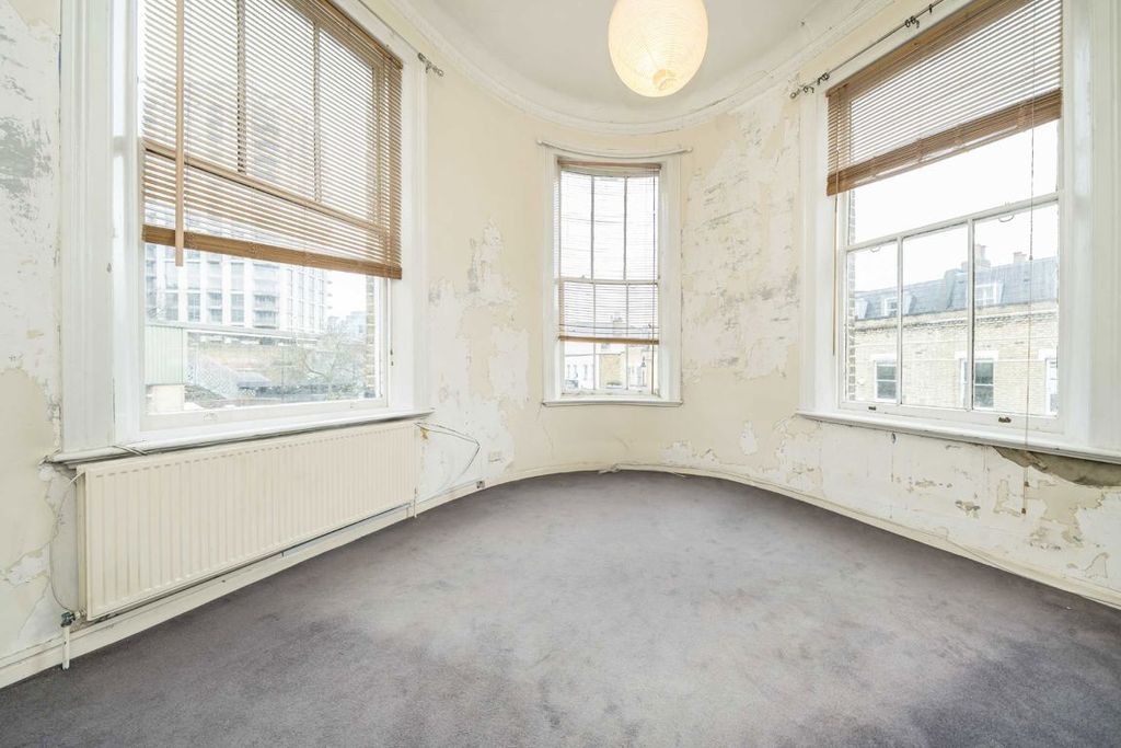 Property photo 3 of 4