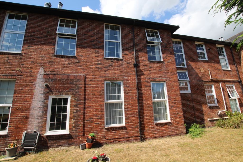 Property photo 2 of 19