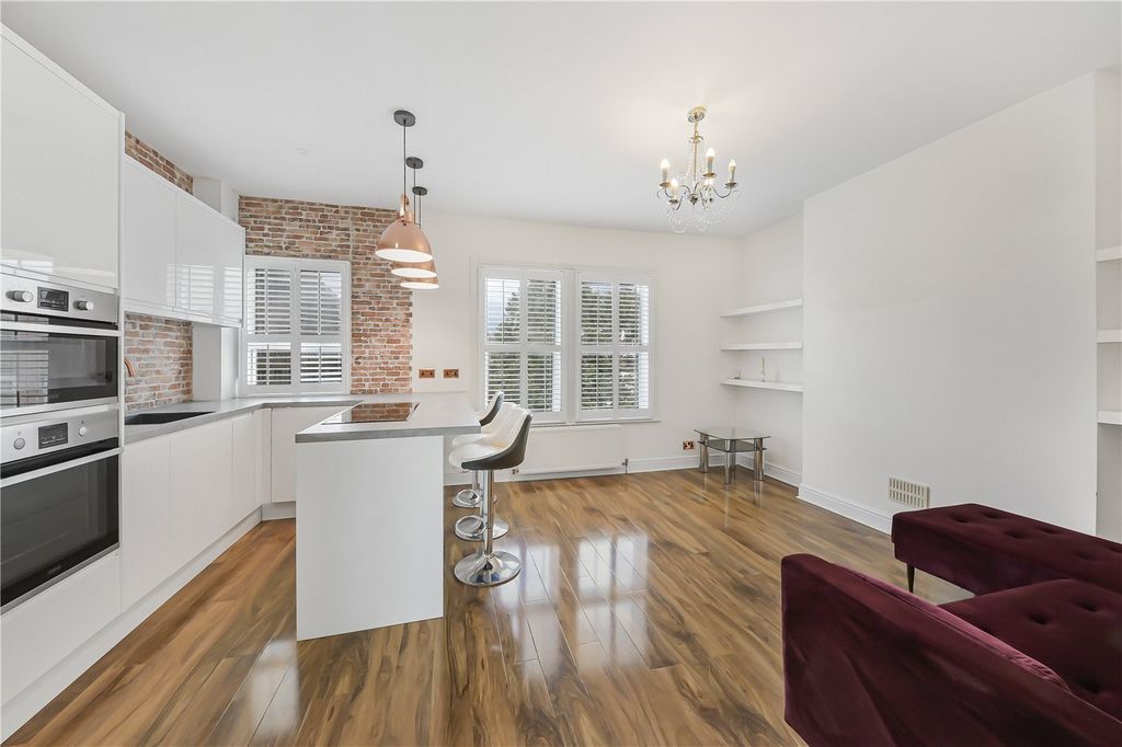 Property photo 1 of 11 Reception