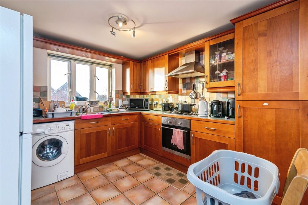 Property photo 2 of 9 Picture No. 12