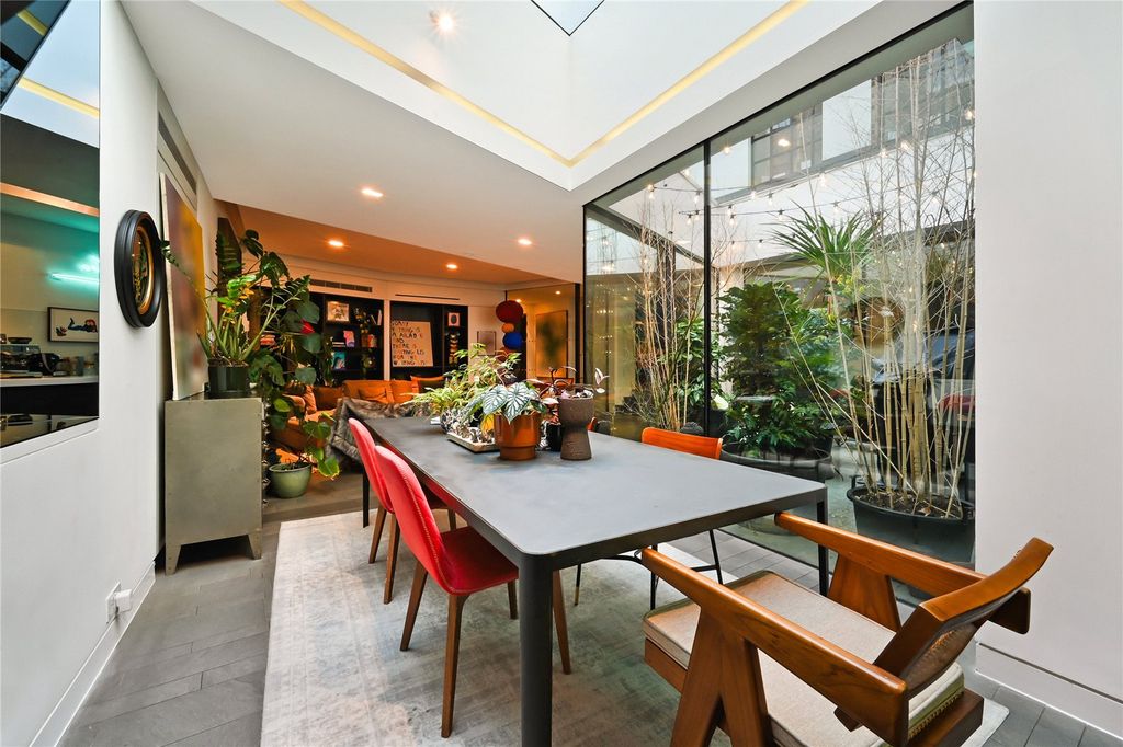 Property photo 3 of 8 Picture No. 27