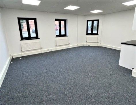 Property photo 3 of 8 Photo 11