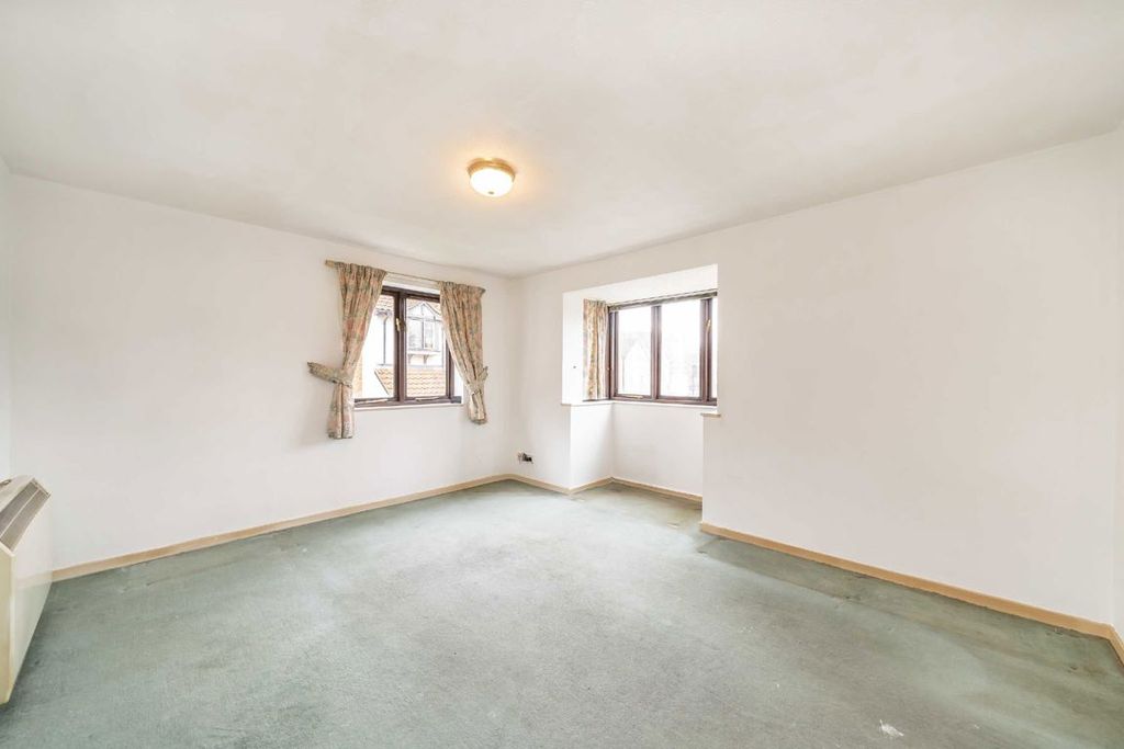 Property photo 3 of 5