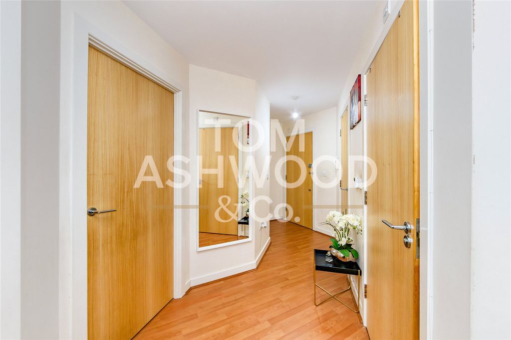 Property photo 2 of 9 Picture No. 24