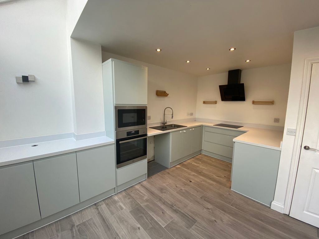 Property photo 2 of 13 Kitchen