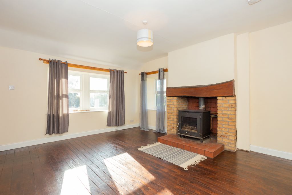 Property photo 3 of 32 Sitting Room