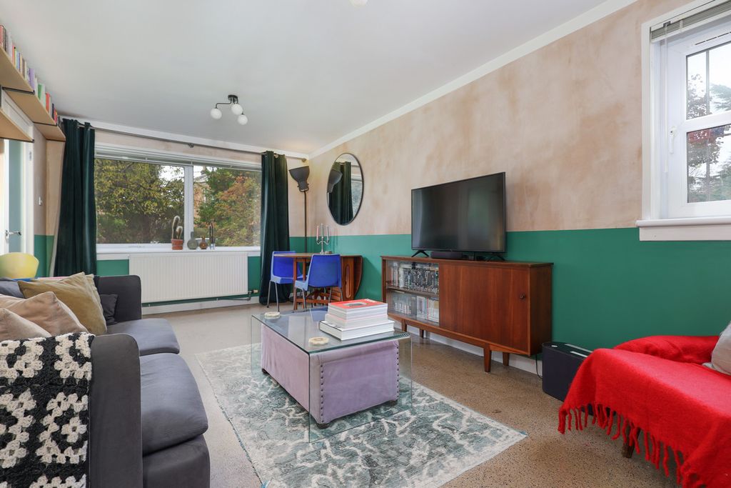 Property photo 2 of 23