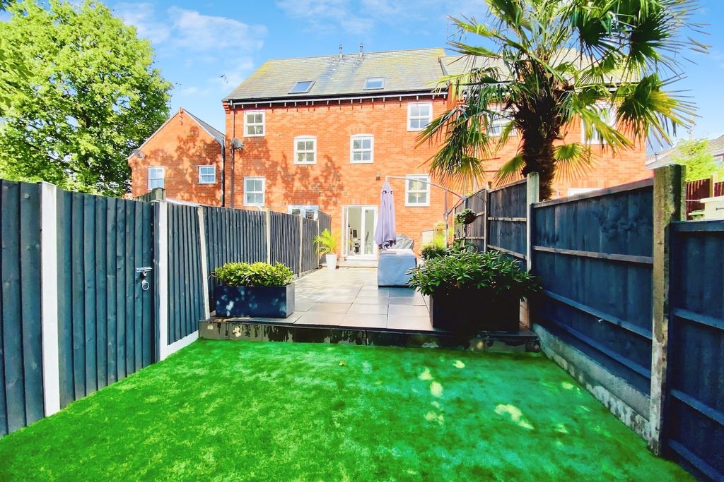 Property photo 2 of 23