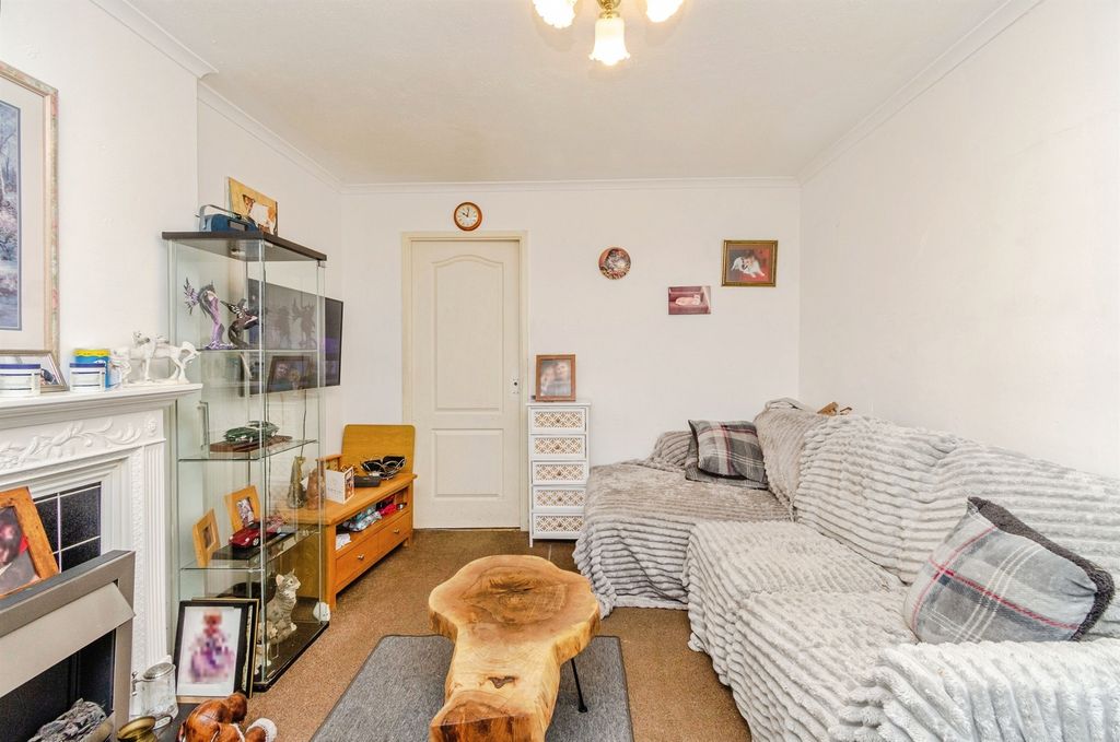 Property photo 3 of 16