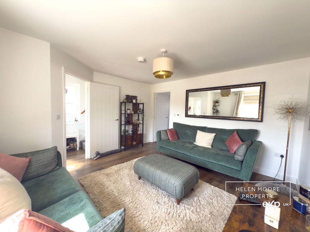 Property photo 2 of 11