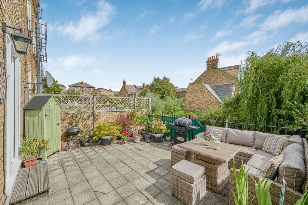 Property photo 2 of 10 Picture No. 24