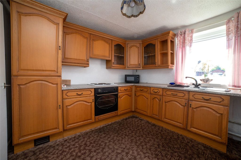 Property photo 2 of 17 Picture No. 24