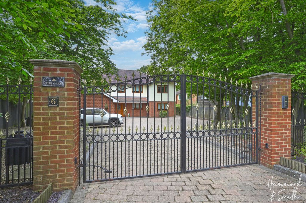 Property photo 2 of 18