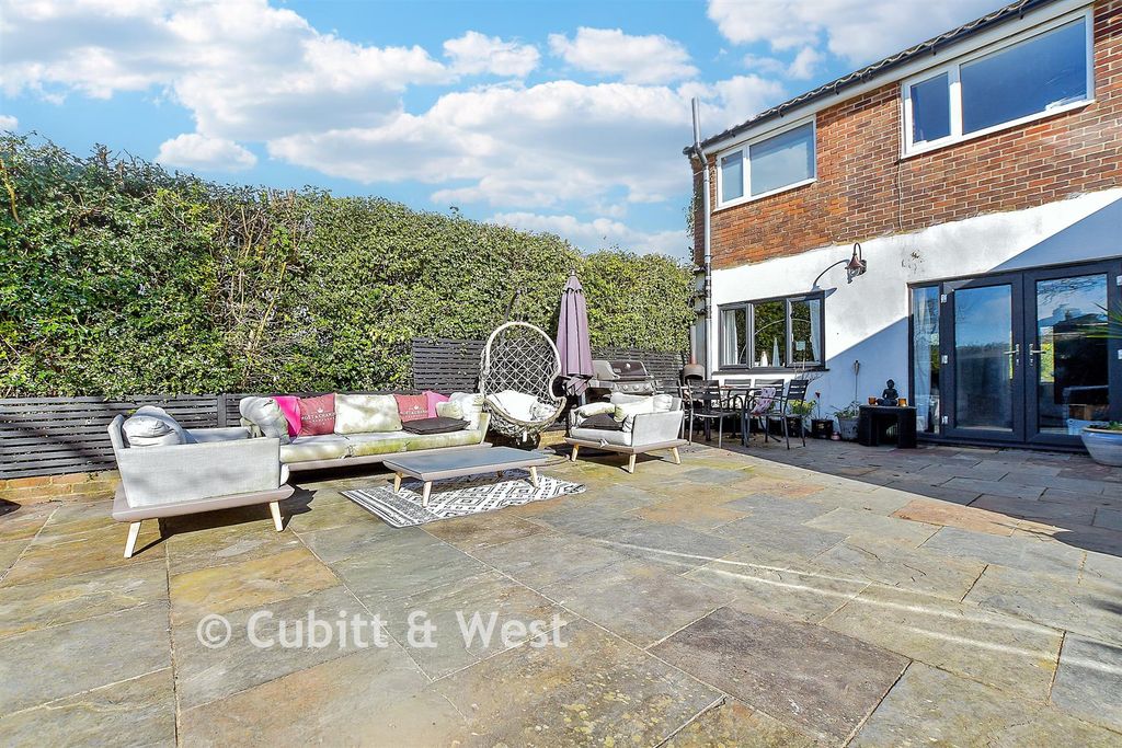 Property photo 2 of 19 Patio / Decking