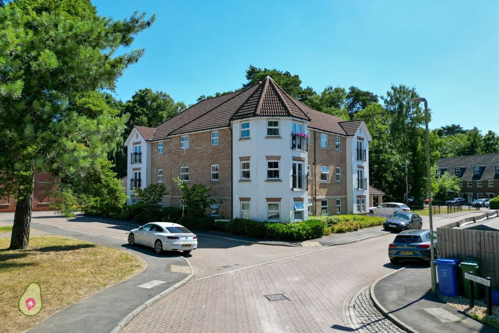 Property photo 1 of 7 1581684