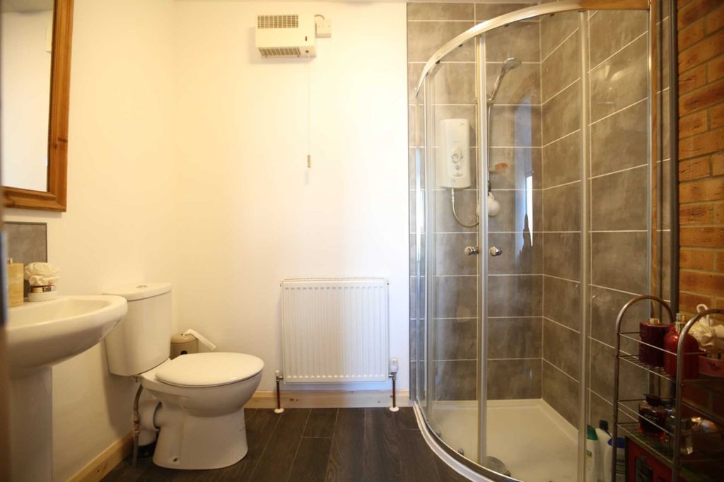 Property photo 3 of 4