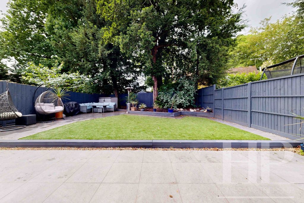 Property photo 3 of 31