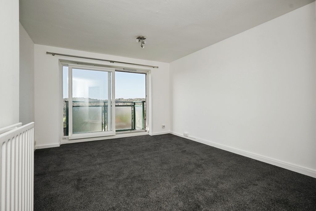 Property photo 3 of 17 Photo