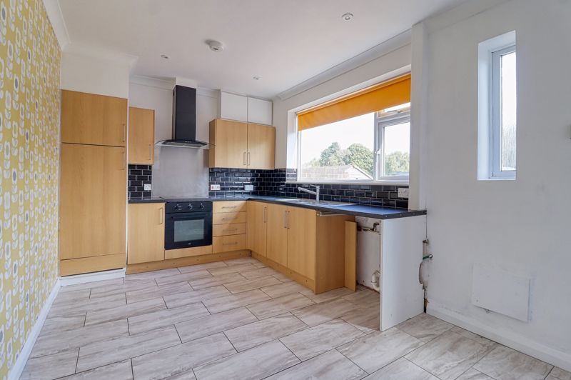 Property photo 3 of 8 Kitchen