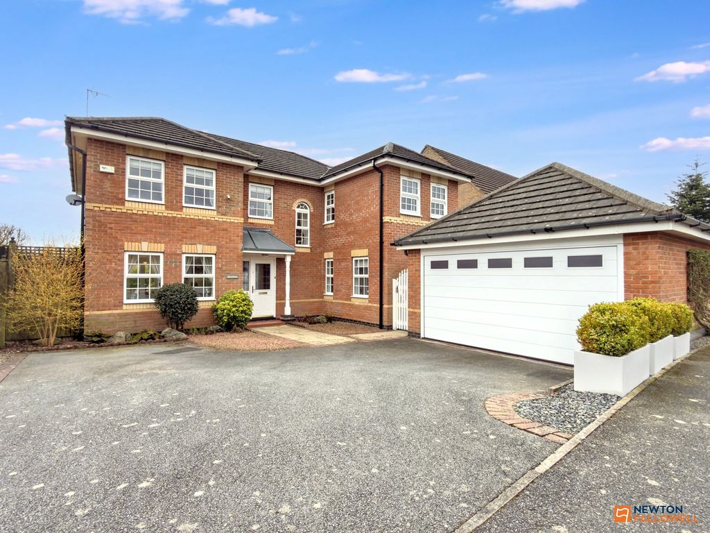 Property photo 1 of 39