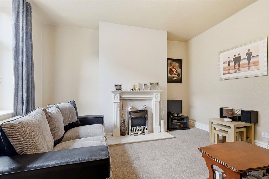Property photo 1 of 13 Living Room