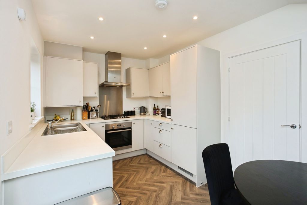 Property photo 3 of 20 Pbox-Img.Jpg