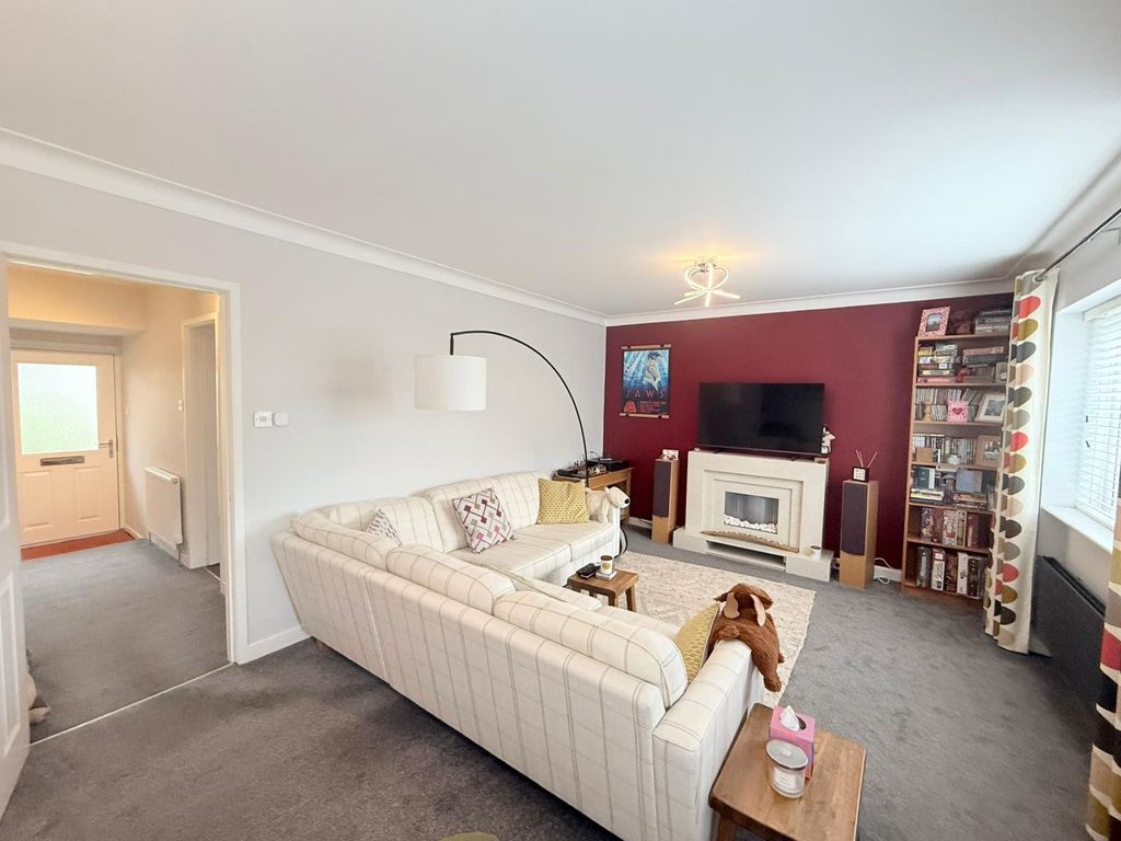 Property photo 2 of 17 Picture No. 29