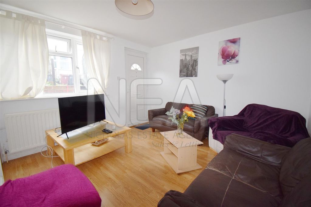 Property photo 3 of 13 Living Room