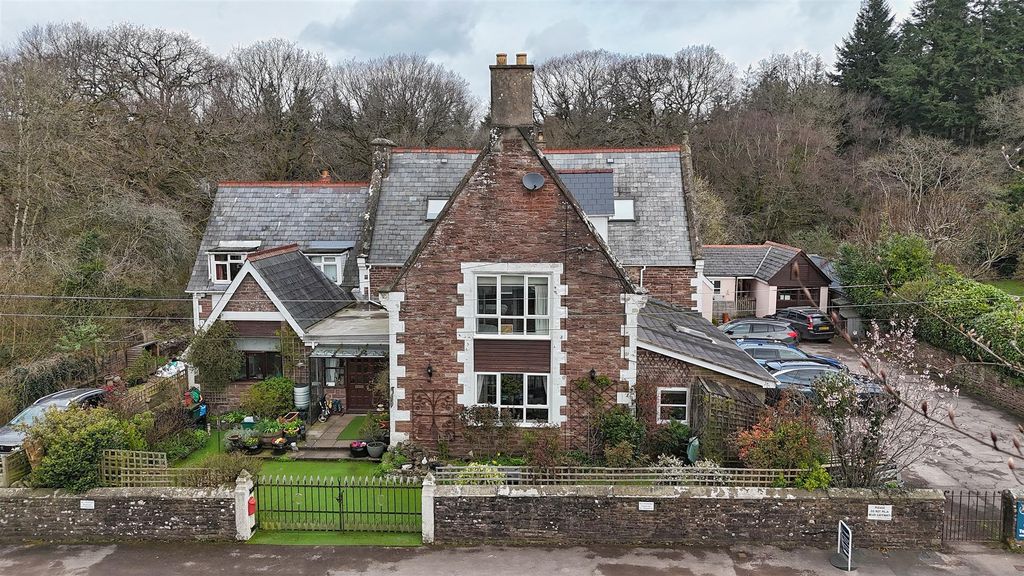 Property photo 1 of 22