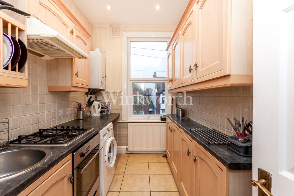 Property photo 2 of 6 Kitchen