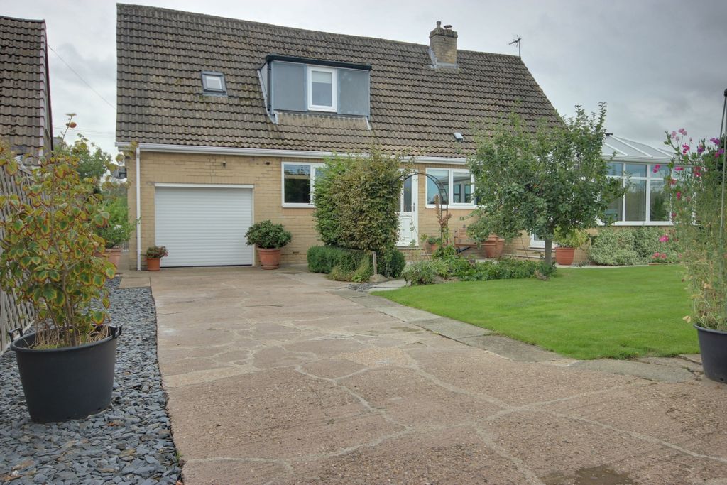 Property photo 1 of 21 1 Front 2 Aa