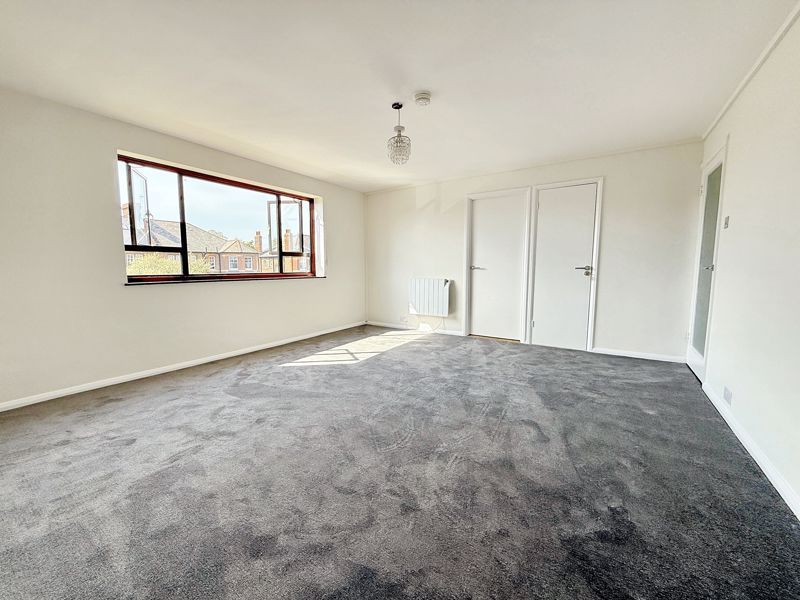 Property photo 2 of 13 Lounge