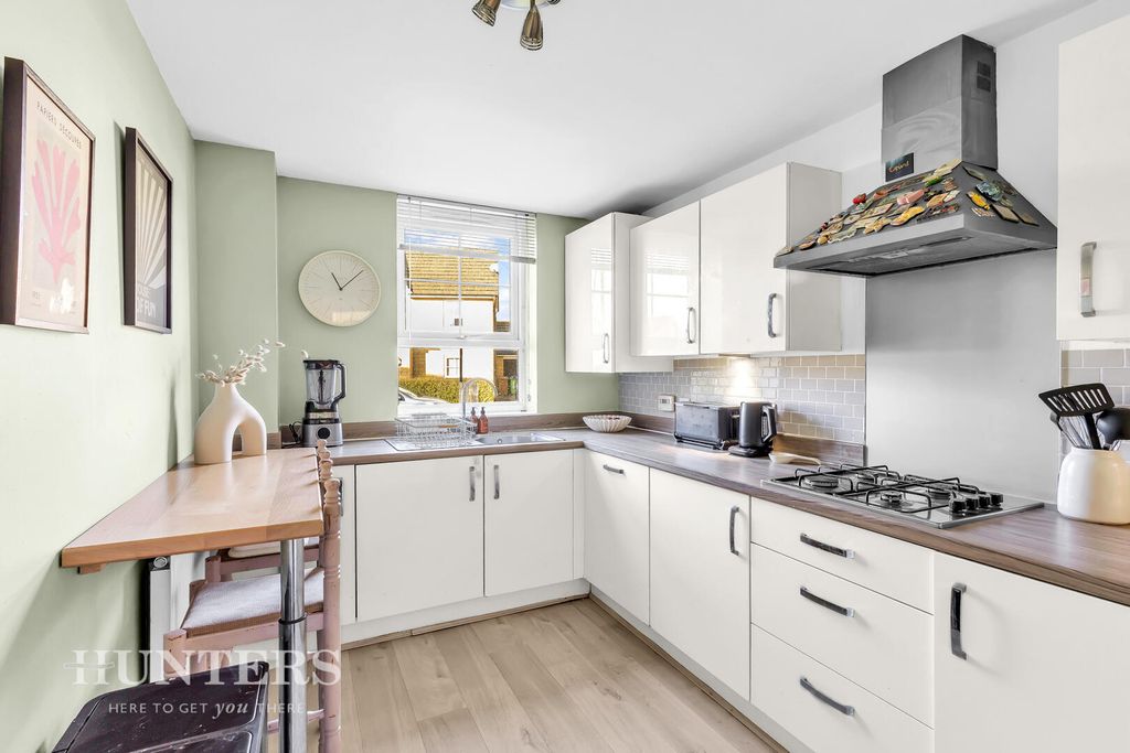 Property photo 3 of 20 Kitchen