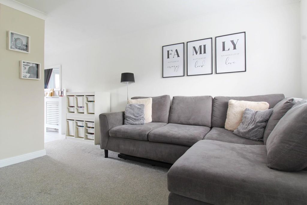 Property photo 2 of 12 Img_2217_Inpixio.Jpg